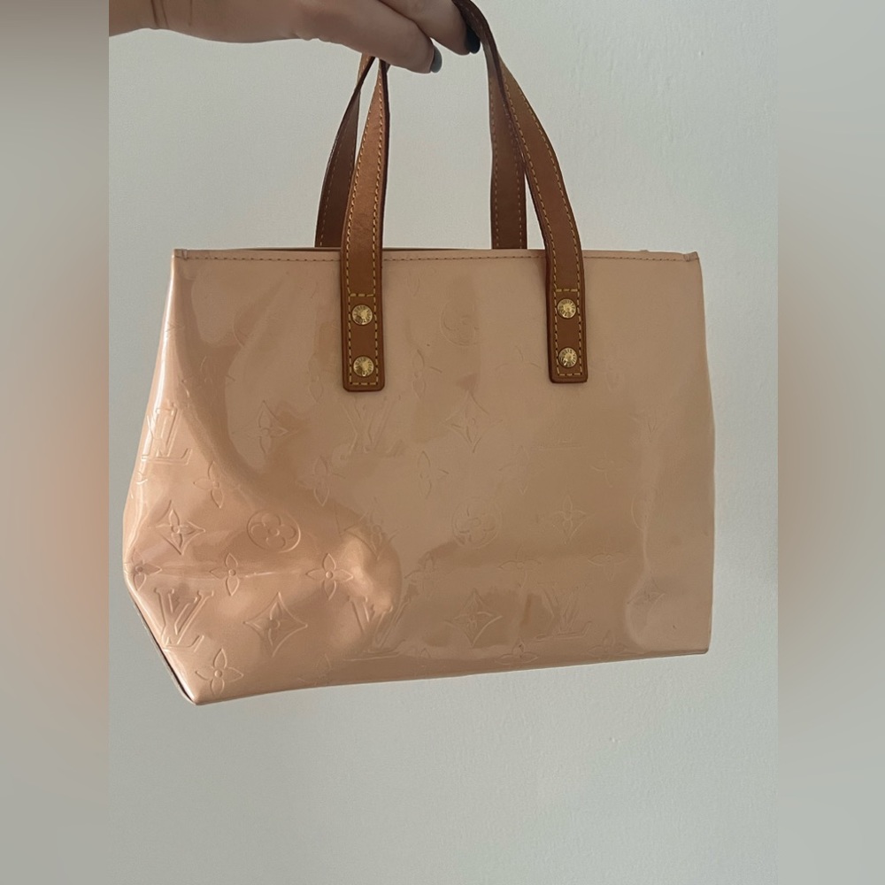 Louis Vuitton Reade PM Vernis Bag Beige